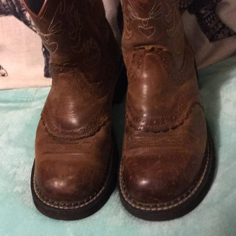 Ariat women boots.